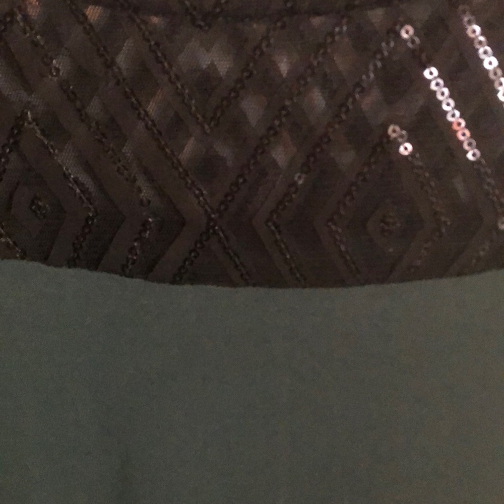 Festive green sequinned holiday dress - Picture 3 of 3